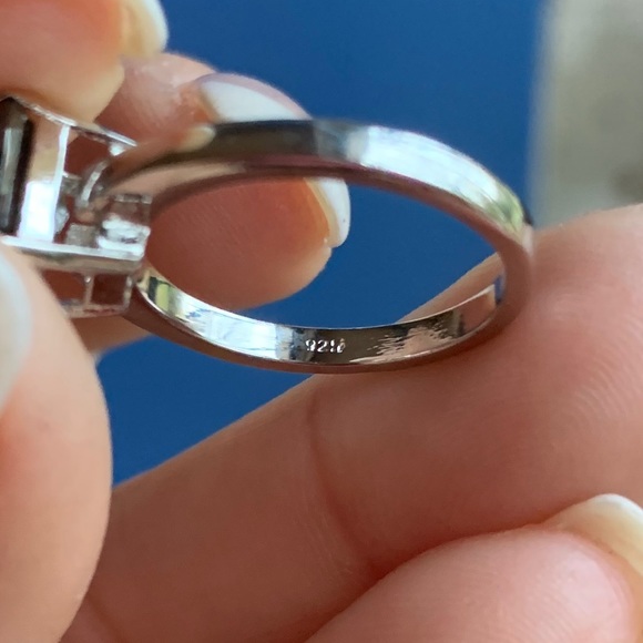 Stunning 2.08 ct radiant cut Moissanite - Picture 3 of 8